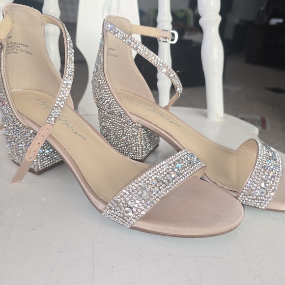 Betsey Johnson Shoes - BETSY JOHNSON HEELS 7m
